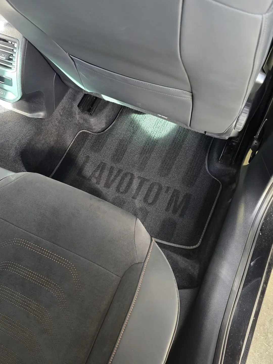 Banquette arrière de la Cupra Ateca VZ après nettoyage à Manosque